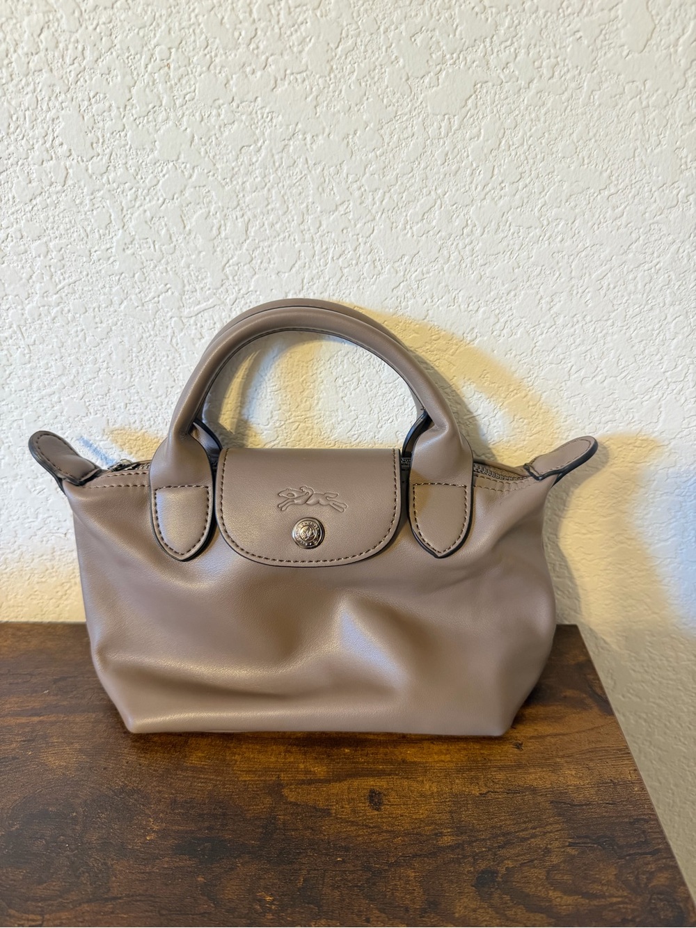 Longchamp LE PLIAGE XTRA XS HANDBAG
Turtledove - Leather Like New - Picture 4 of 12